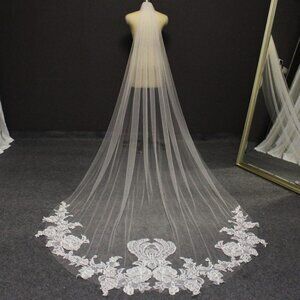 Single Tier Ivory Cathedral Wedding Veil With Large Floral Lace Appliques NWT